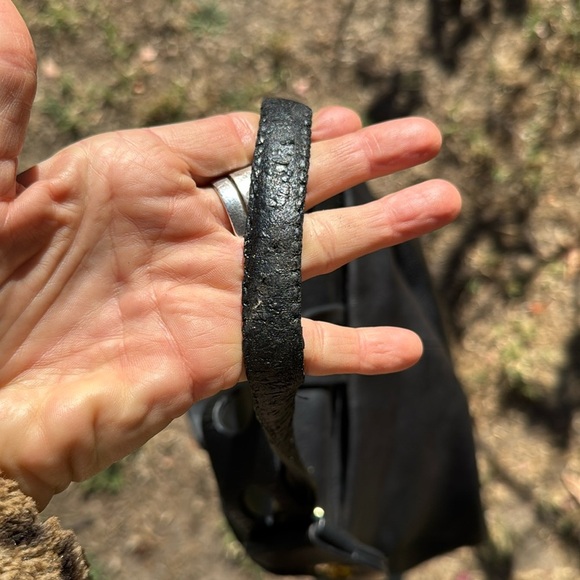 ISAAC MIZRAHI OLIVIA SATCHEL IN SOLID BLACK PEBBLED LEATHER. - Picture 16 of 16